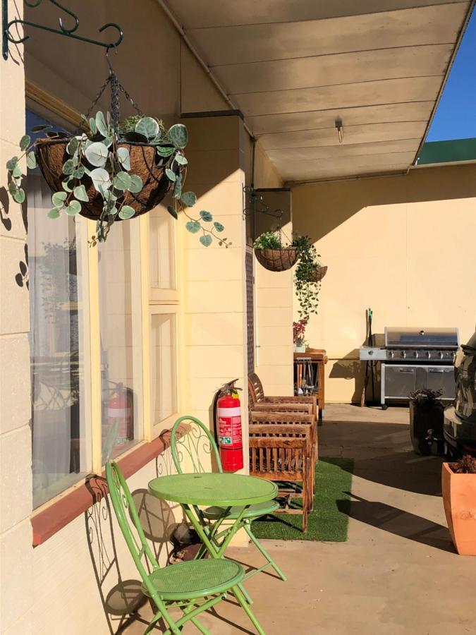 Alpine Country Motel Plus Free Coffee Кума Екстер'єр фото
