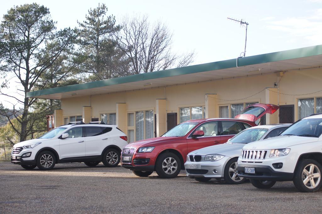 Alpine Country Motel Plus Free Coffee Кума Екстер'єр фото